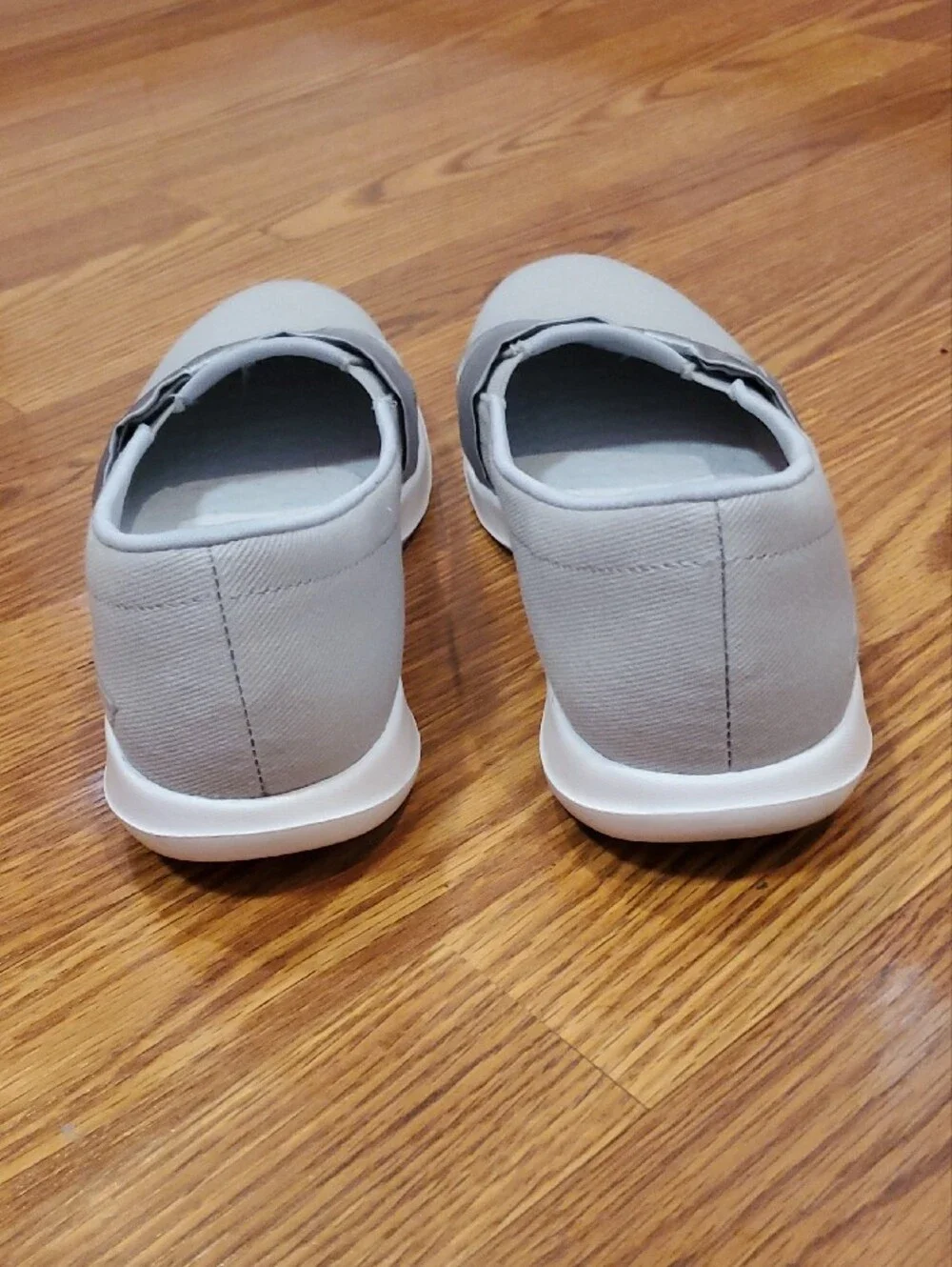 Skechers Madison Ave With Pleated Satin Cross-Over Bow Detail Flats Gray Womens